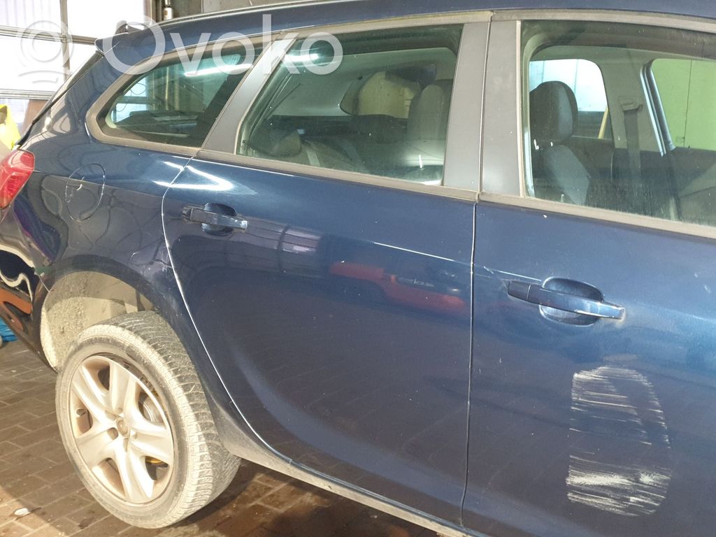Opel Astra J Puerta trasera 