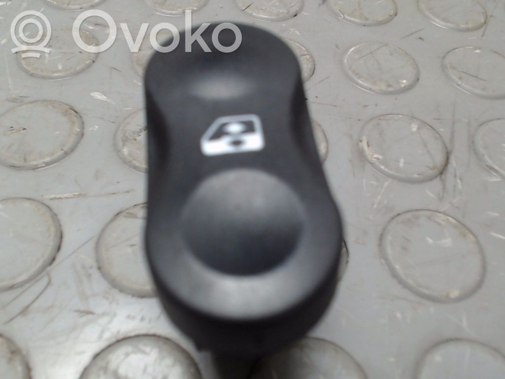 Dacia Duster Electric window control switch 