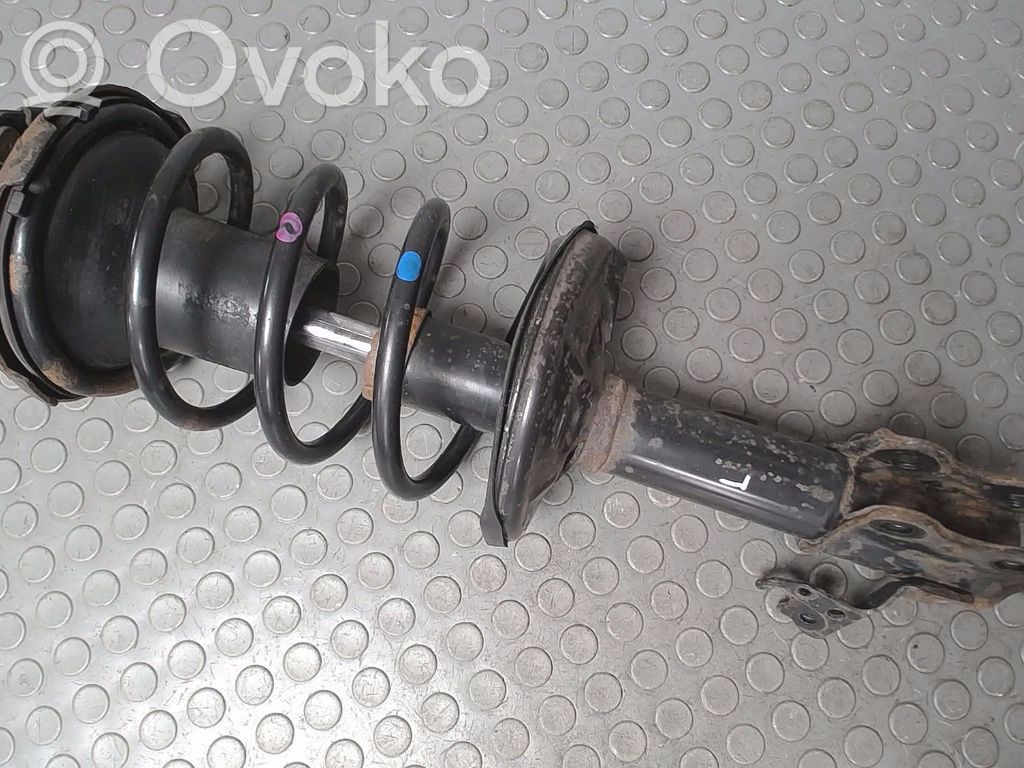 Toyota Avensis T220 Amortyzator przedni 