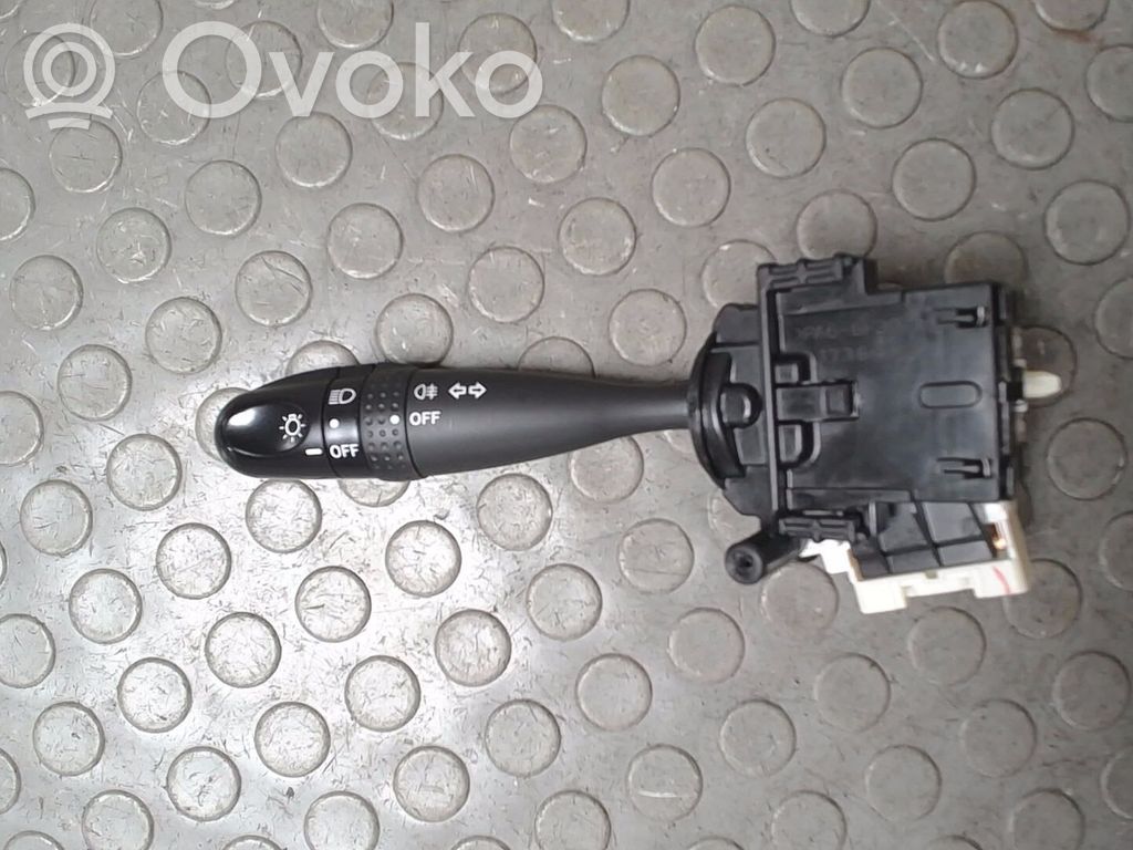 Daihatsu Sirion Manetă semnalizator