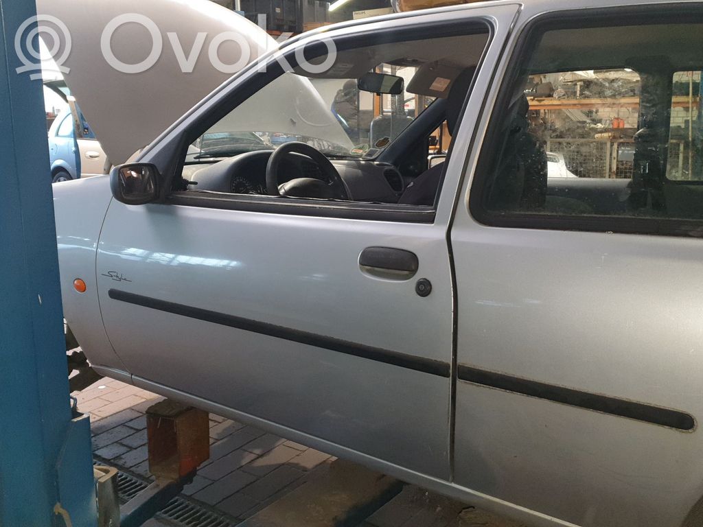 Ford Fiesta Puerta delantera 
