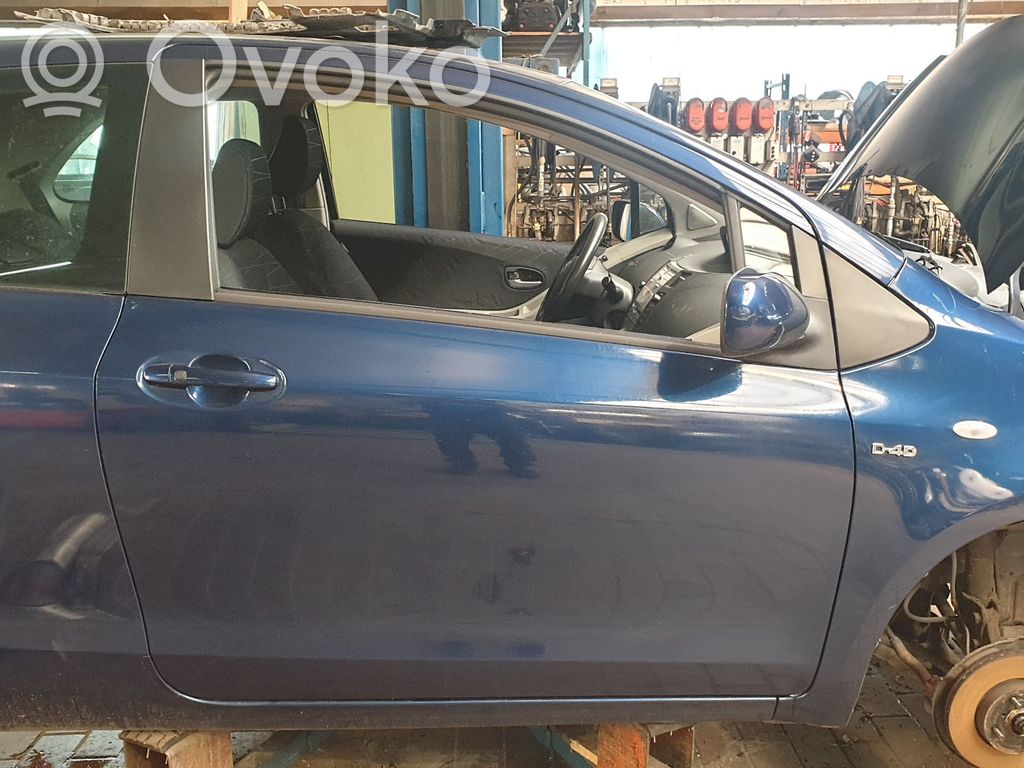 Toyota Yaris Дверь 