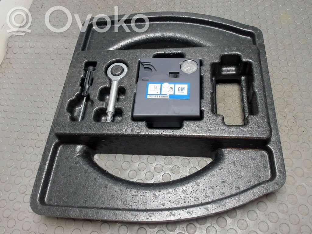 Chevrolet Spark Bordwerkzeug Satz Set 