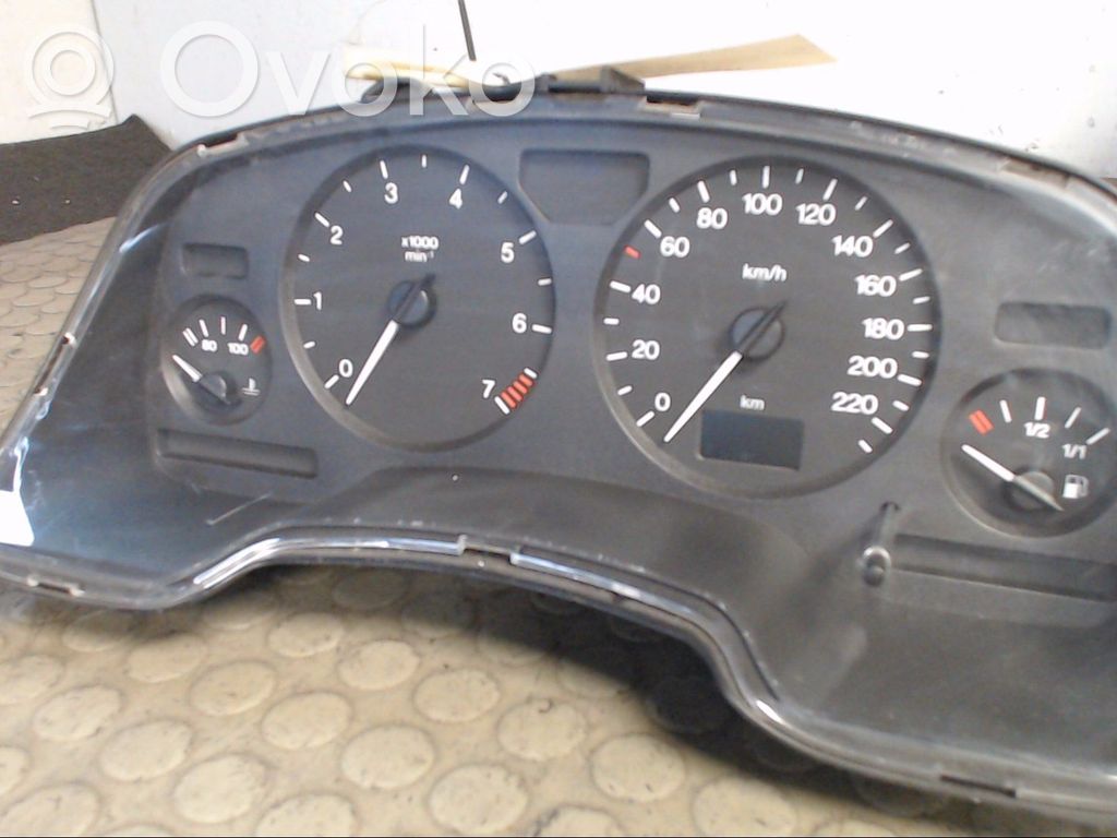 Opel Zafira A Tachometr 