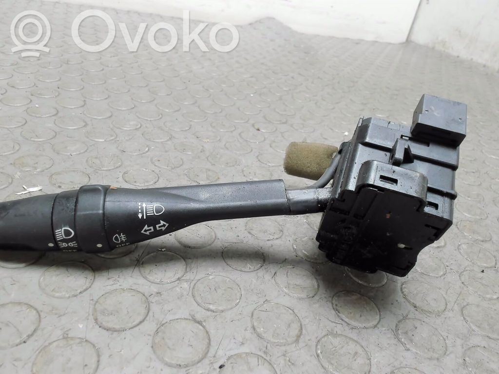 Nissan Almera Manetka / Przełącznik kierunkowskazów 