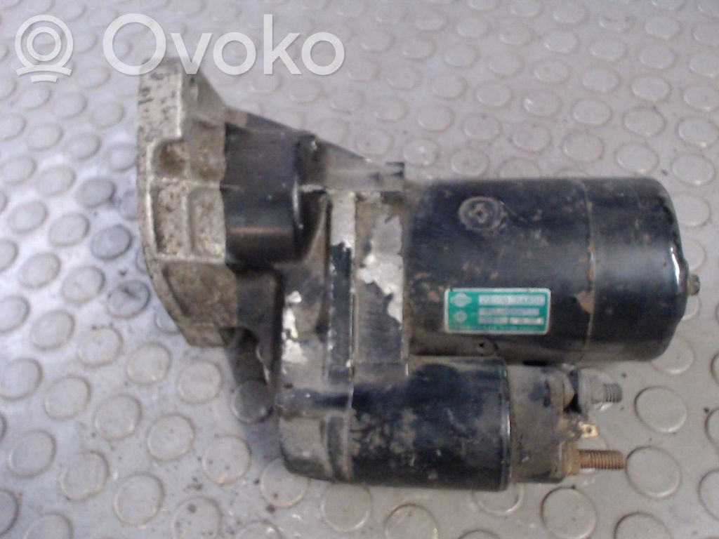 Nissan Sunny Rozrusznik 