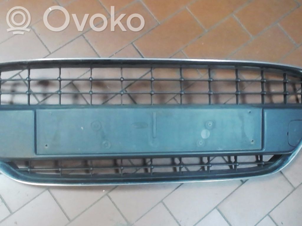 Ford Fiesta Front bumper lower grill 