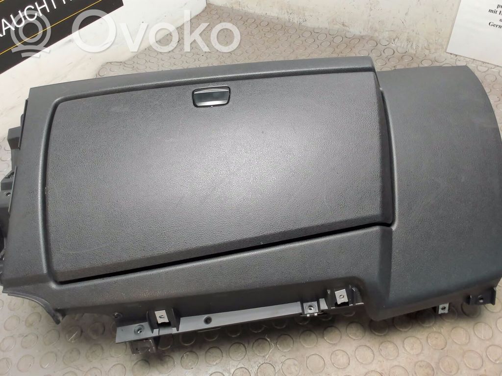 BMW 1 E81 E87 Glove box 