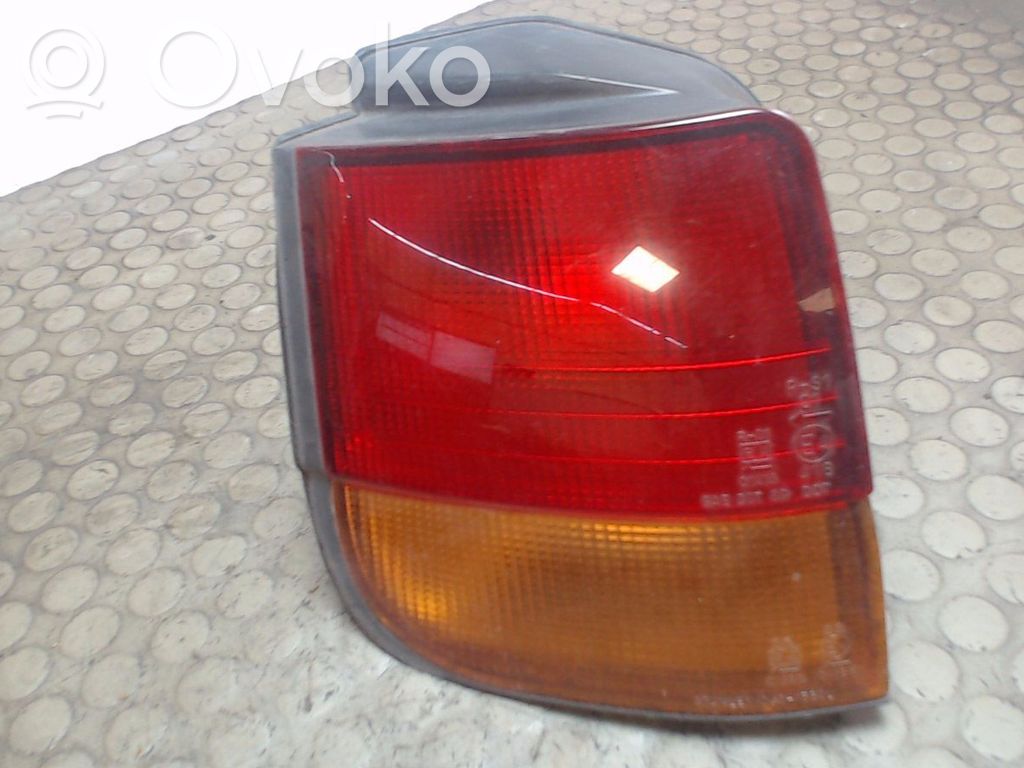 Mitsubishi Space Runner Aizmugurējais lukturis virsbūvē 