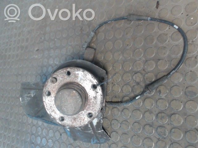 Opel Omega B1 Передний поворотный кулак (ступица, цапфа) 