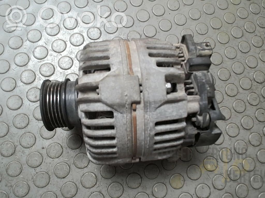 Opel Zafira B Generatore/alternatore 