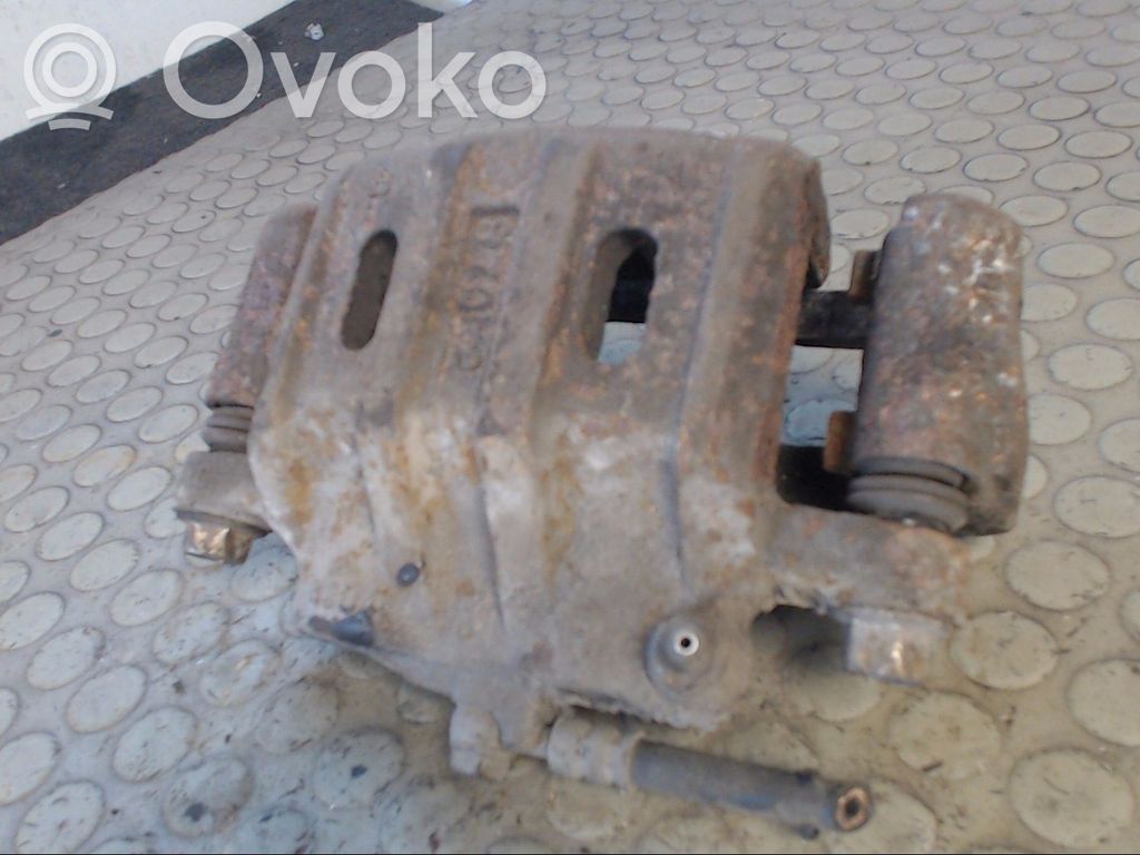 Mitsubishi Space Wagon Zacisk hamulcowy przedni 