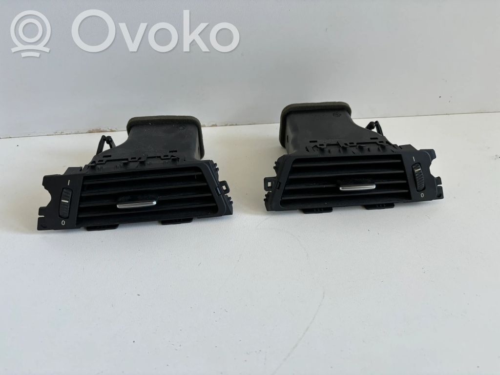 BMW 3 E90 E91 Lango oro grotelės 