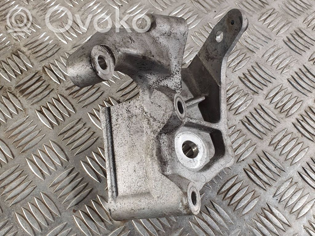 Engine mounting bracket   31430490,20180208,70170