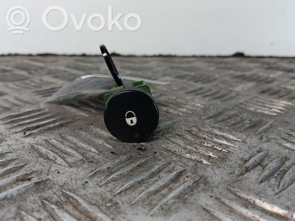 Citroen Berlingo Central locking switch button 