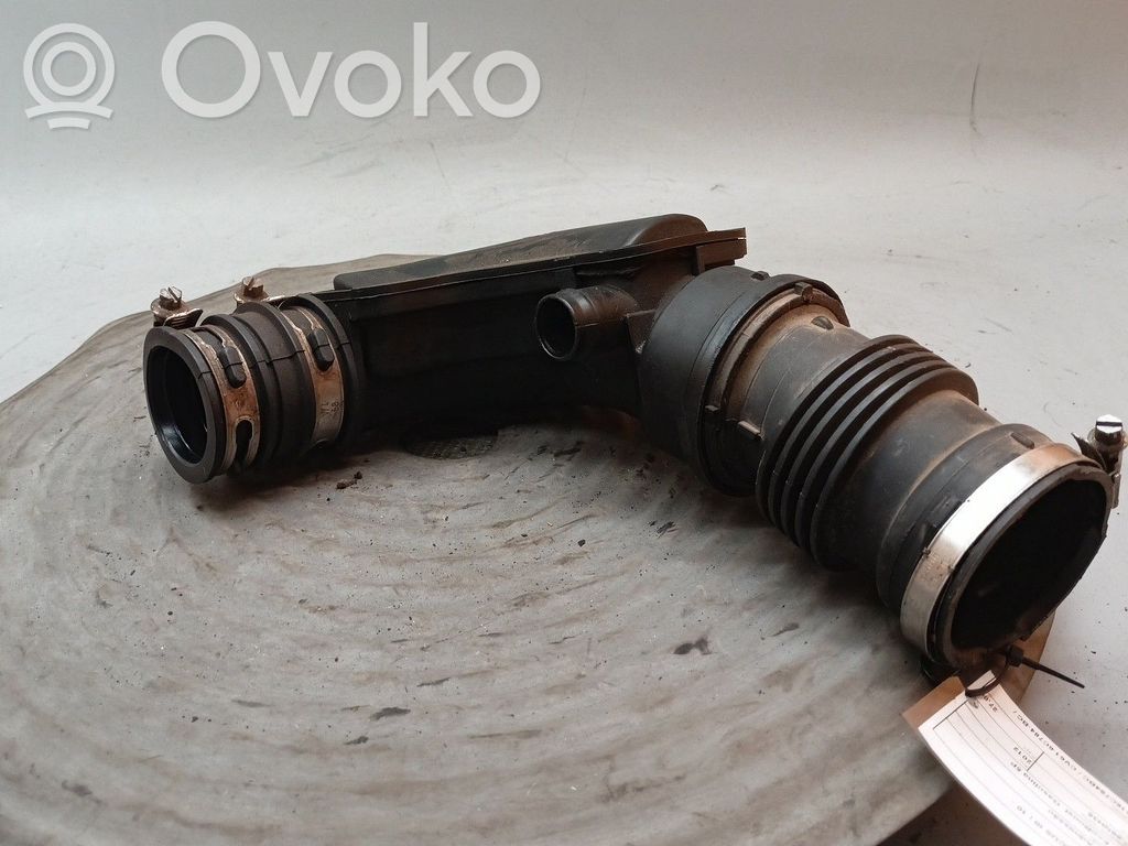 Ford Focus Turboahtimen ilmanoton letku 