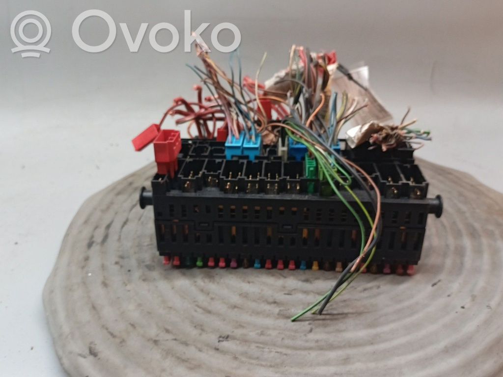 Sulakerasia   7M0937025D,95VW14A073DC