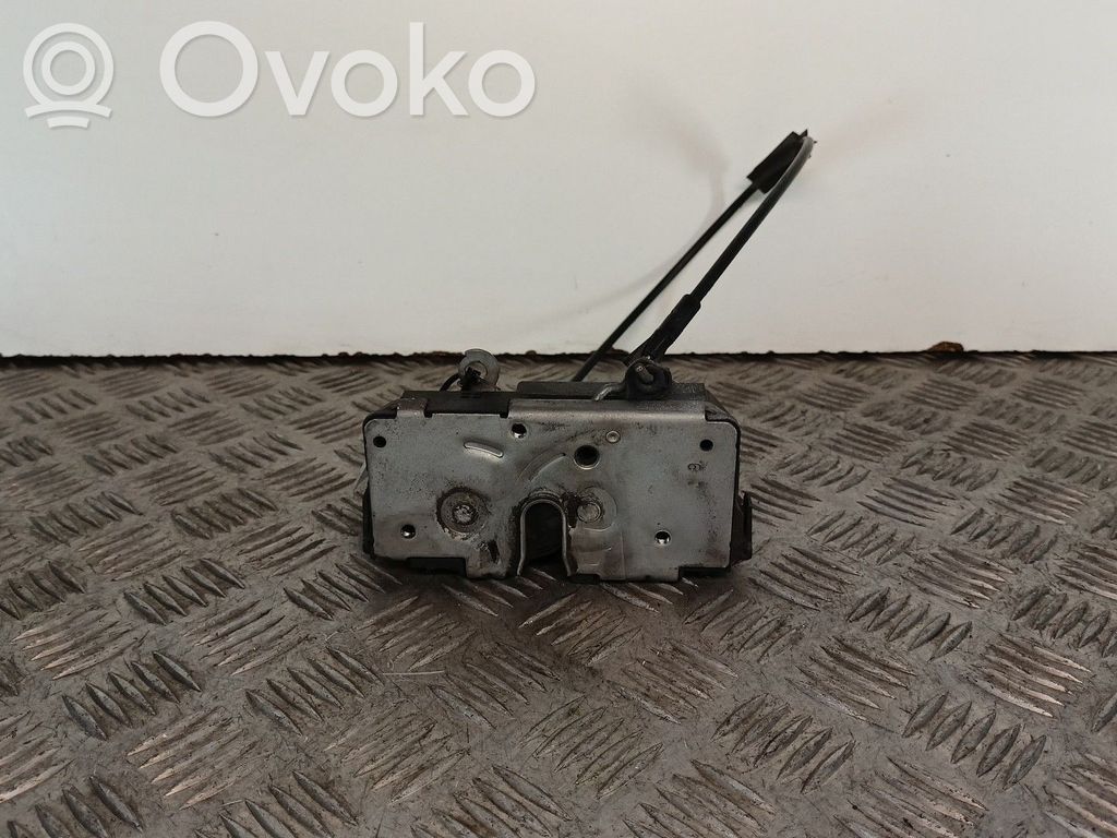 Priekšpusē slēdzene   55702895,0825407955,2209060530RT