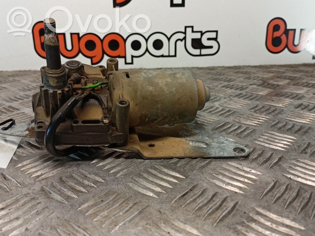 Renault Clio I Motor del limpiaparabrisas trasero 