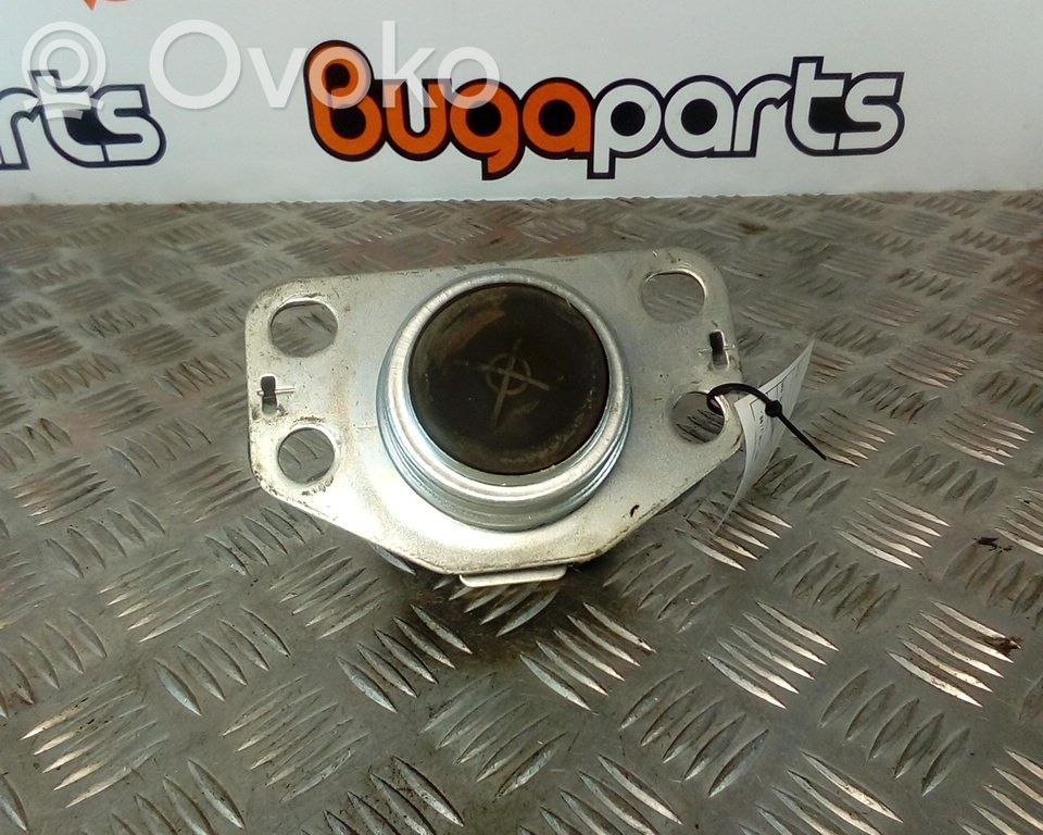 Engine mount bracket