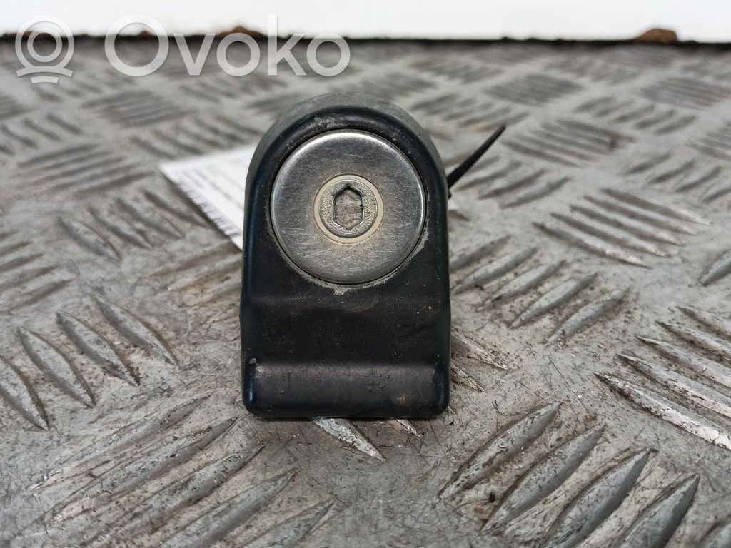 Ford Fiesta Bagāžnieka slēdzene 