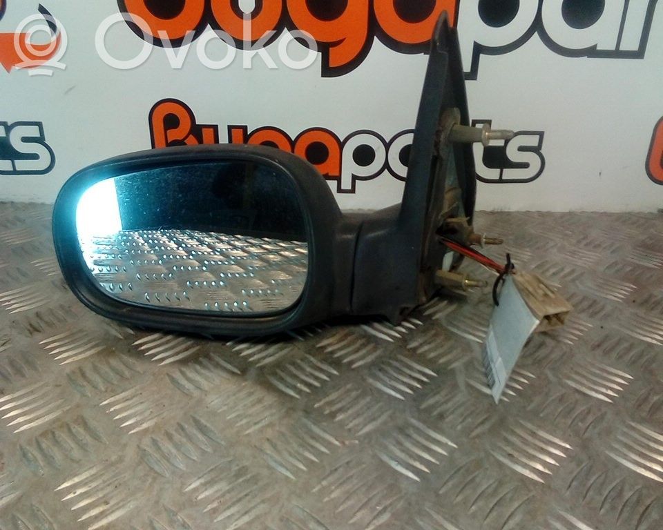 Renault Clio I Front door electric wing mirror 