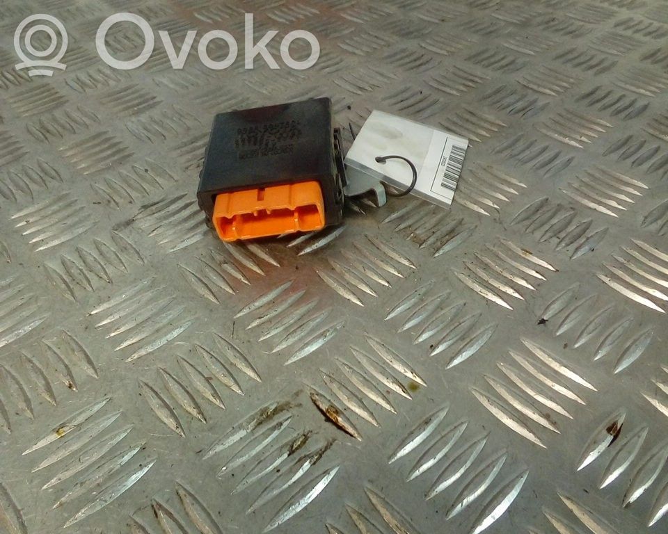 Toyota Corolla E110 Unidad de control/módulo del bloqueo de puertas 
