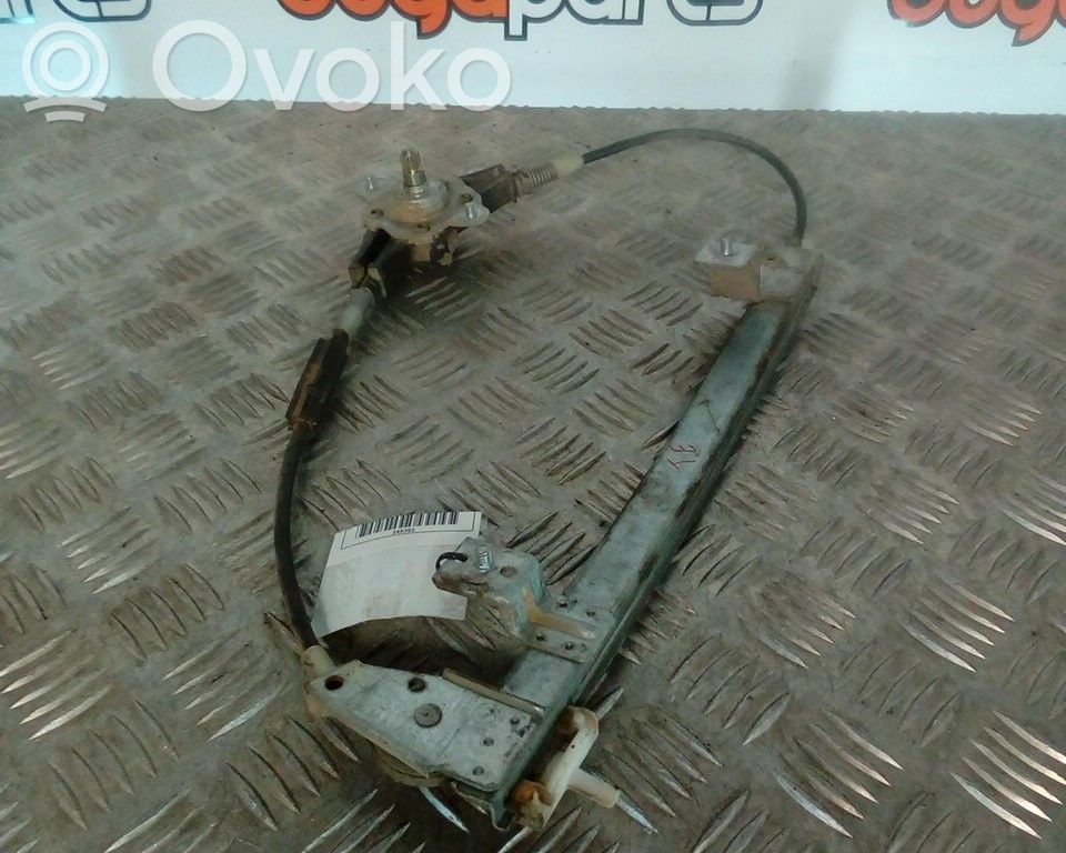 Fiat Punto (176) Mecanismo para subir la puerta trasera sin motor 