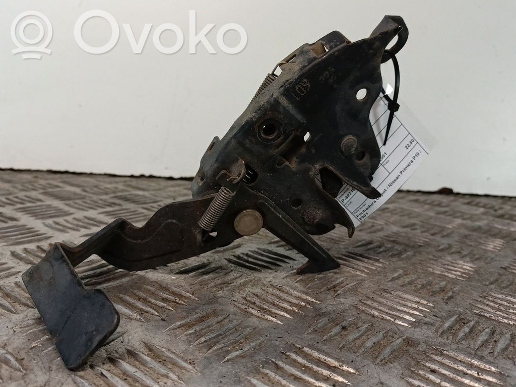 Nissan Primera Rygiel / Zaczep zamka pokrywy przedniej / maski silnika 