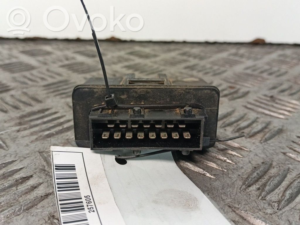 Polttoainesäiliön pumppu   03723