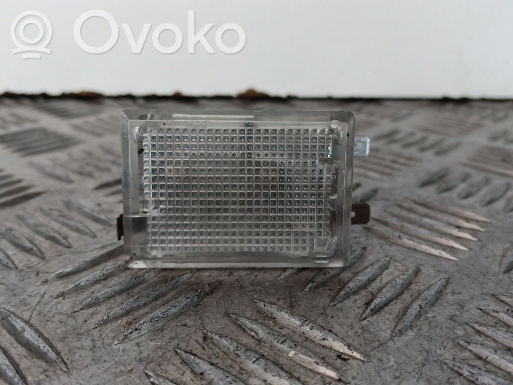 Headlining lighting console trim   B032