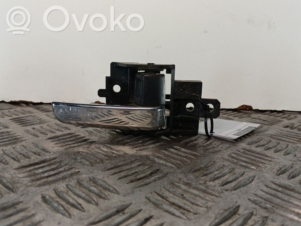 Manecilla/asa externa de la puerta delantera   PUXADOR,DIREITO,FRENTE