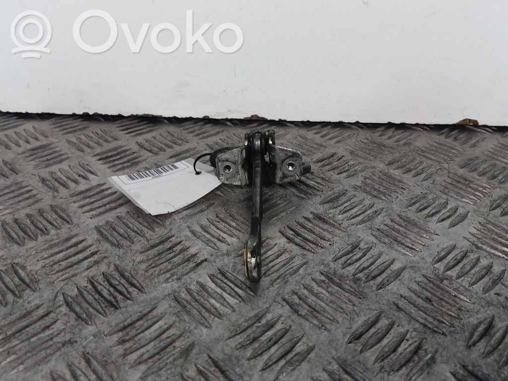 Opel Vectra B Front door upper hinge 