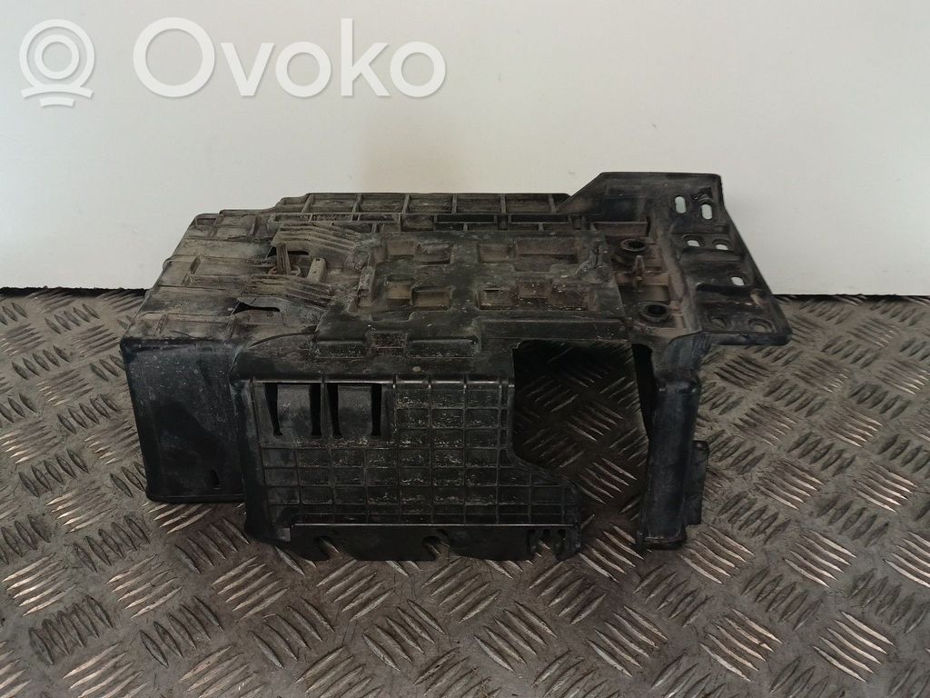Akkulaatikon alusta   9638079380