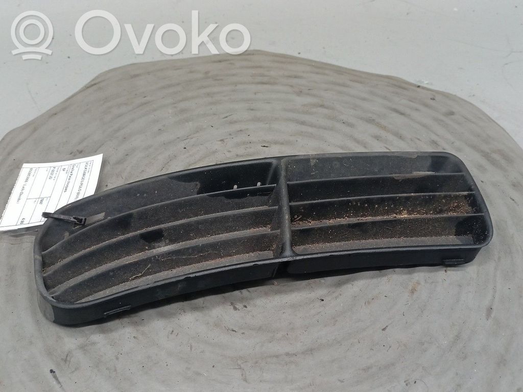 Volkswagen Polo III 6N 6N2 6NF Rejilla delantera 