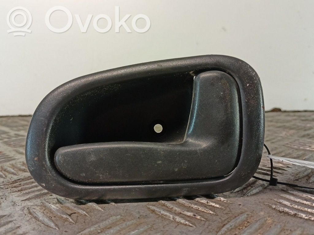 Toyota Corolla E110 Manecilla/asa externa de la puerta delantera 