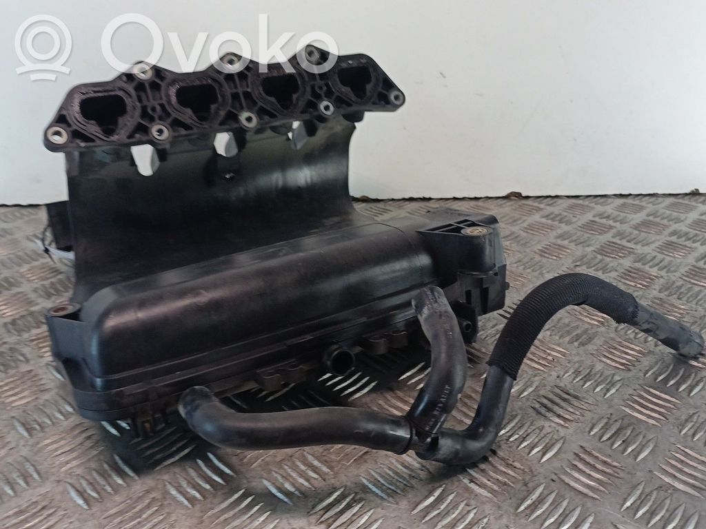 Kolektorius įsiurbimo   8200633248,MOTORD4F740