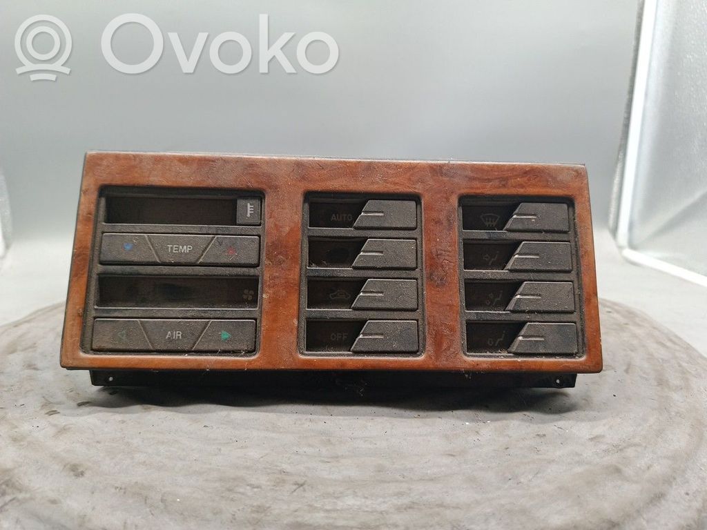 Panel klimatyzacji   183127480,712596080,717040080