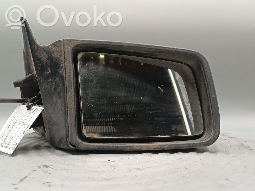 Opel Kadett E Elektryczne lusterko boczne drzwi przednich 