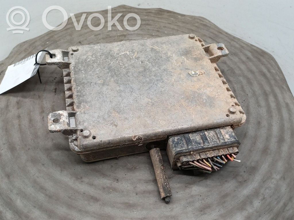 Блок управления двигателя   MKC104020