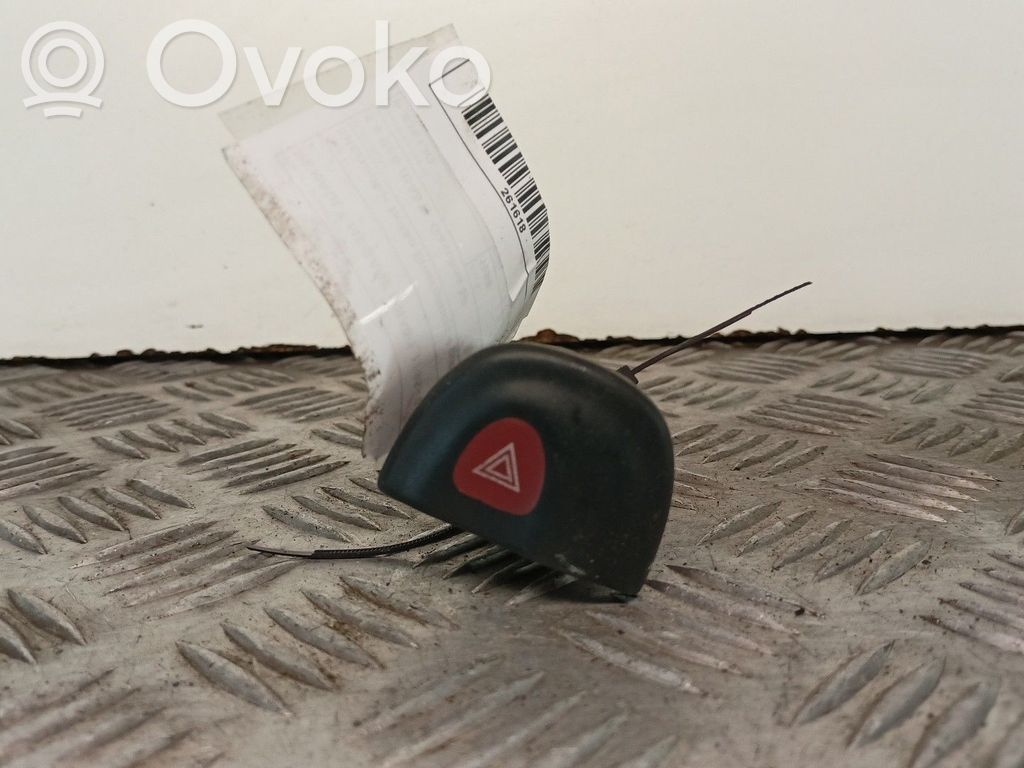 Hätävilkkujen kytkin   841043,3187