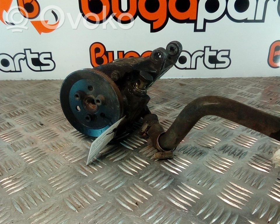 Ohjaustehostimen pumppu   028145523E