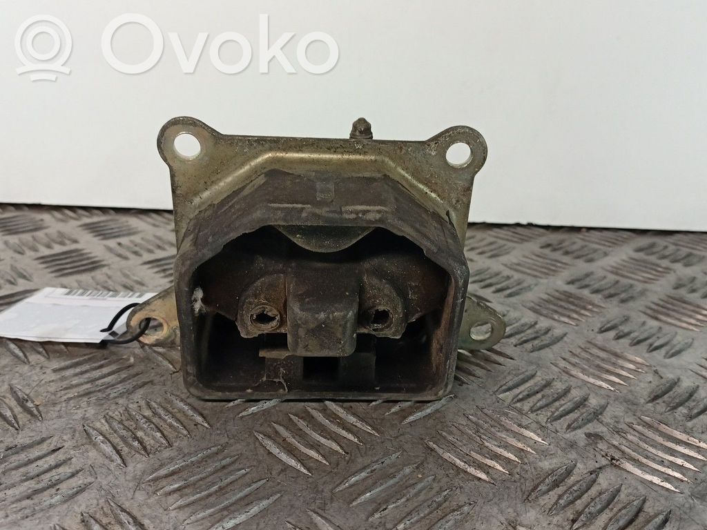 Opel Corsa B Подушка двигателя 