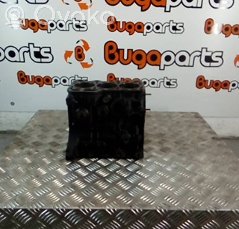Blokas   F8CV