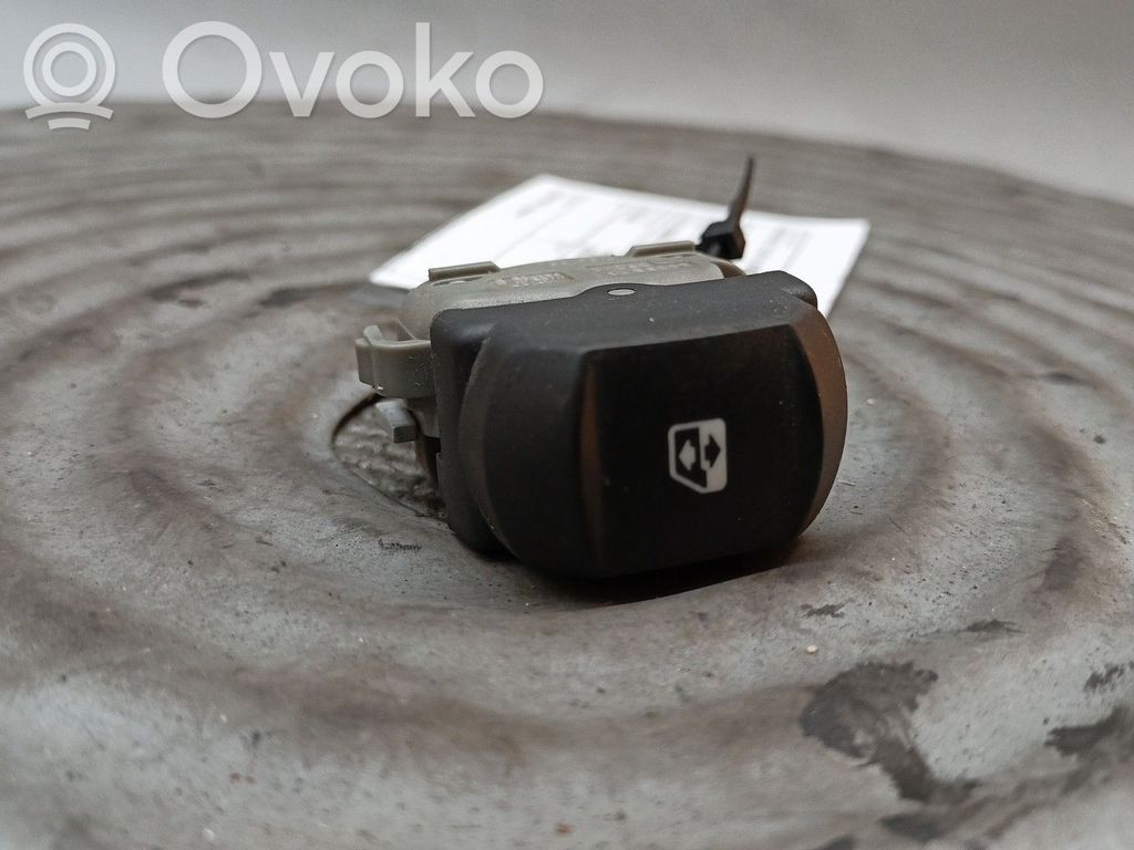 Renault Clio III Interrupteur commade lève-vitre 