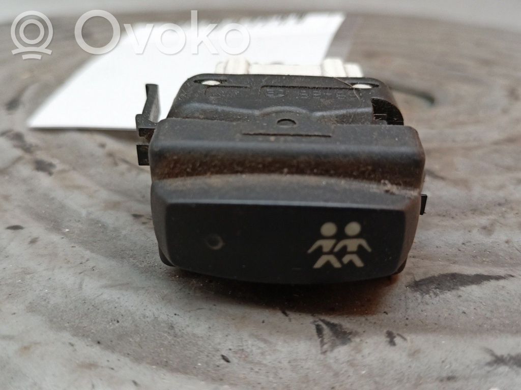 Electric window control switch   2648802,002445A