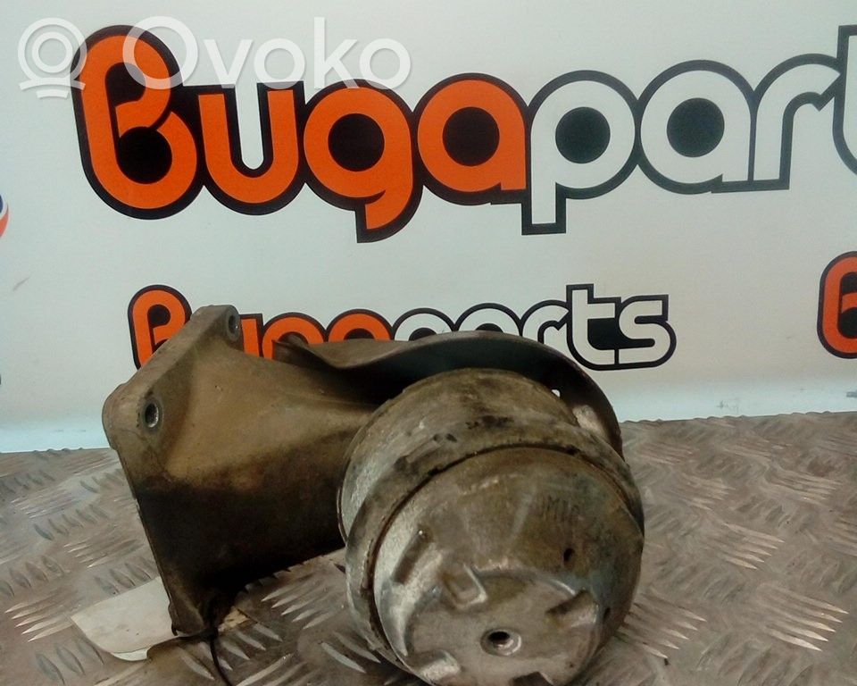 Moottorin kiinnikekorvake   2102402817