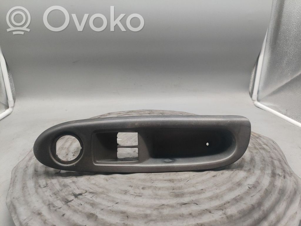 Elektrisko logu slēdzis   8200084008
