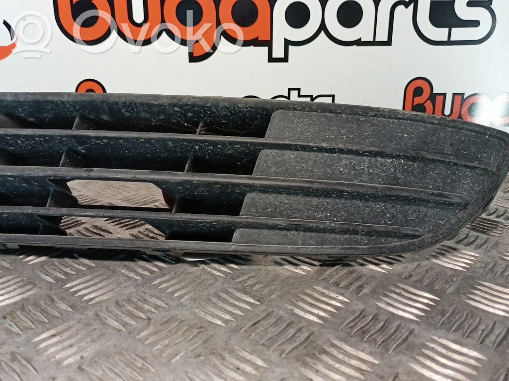 Volkswagen Polo IV 9N3 Grilă față 