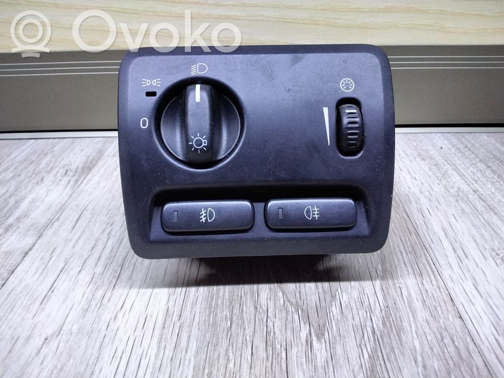 Light switch   30739312